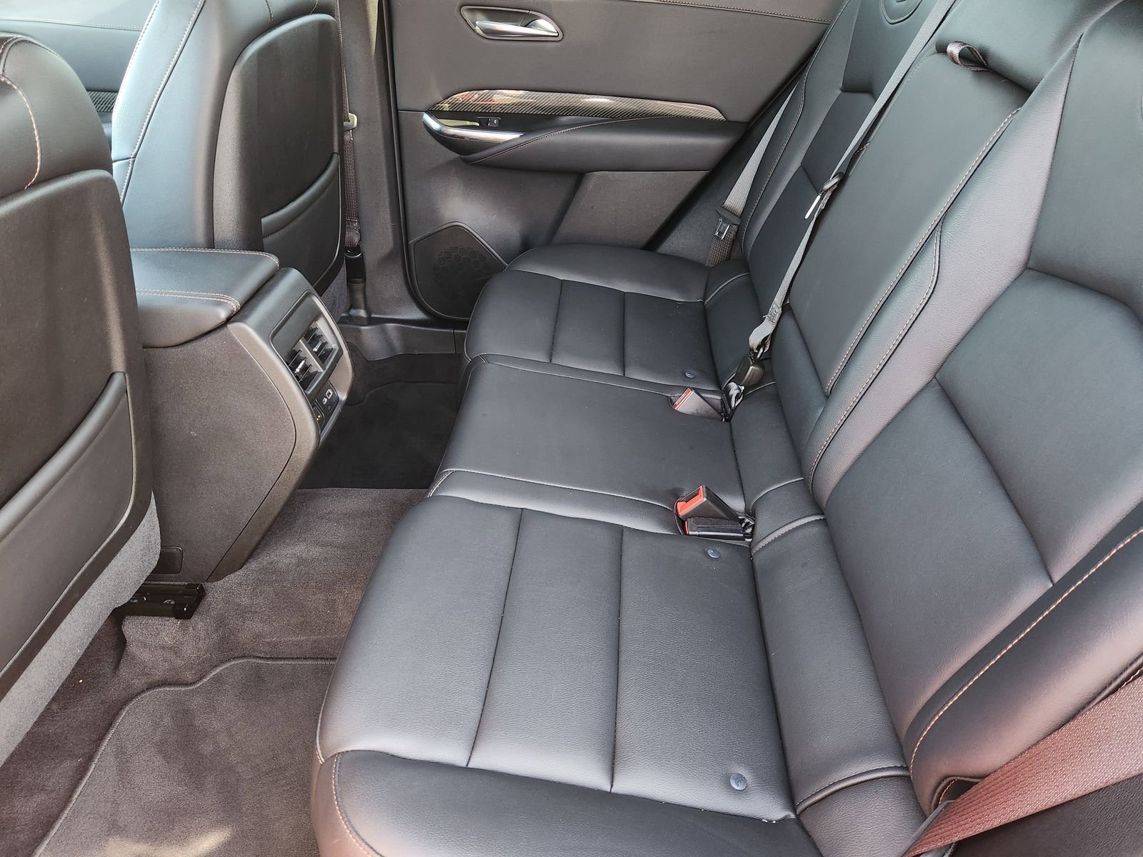 Used 2023 Cadillac XT4 Sport w/ Cold Weather Package image 33