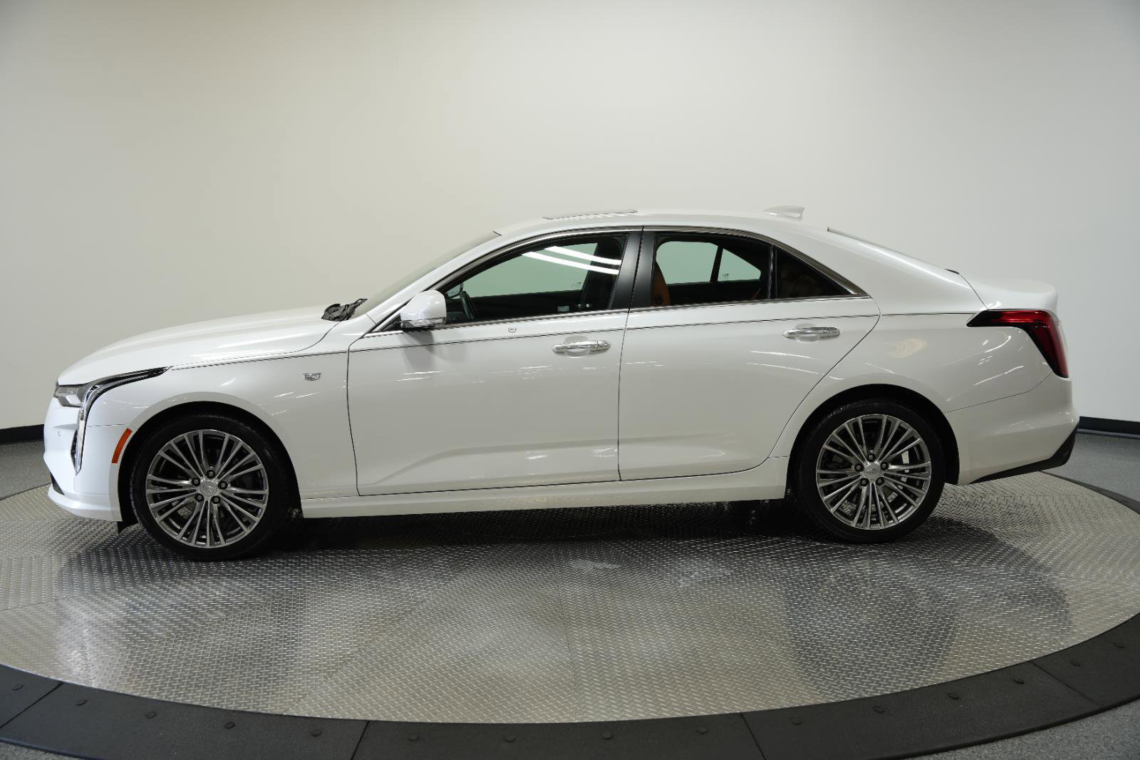 Used 2023 Cadillac CT4 Premium Luxury image 4