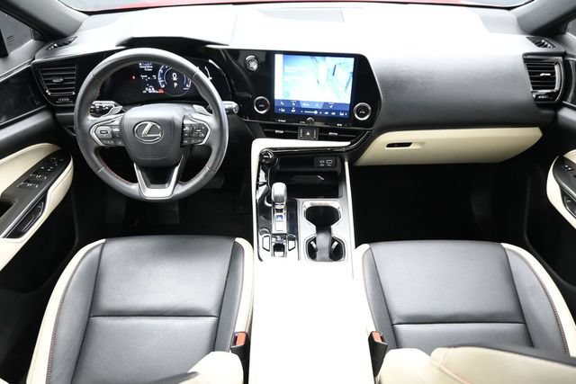Used 2024 Lexus NX 250 FWD w/ Towing Package (2000 Lbs) image 14