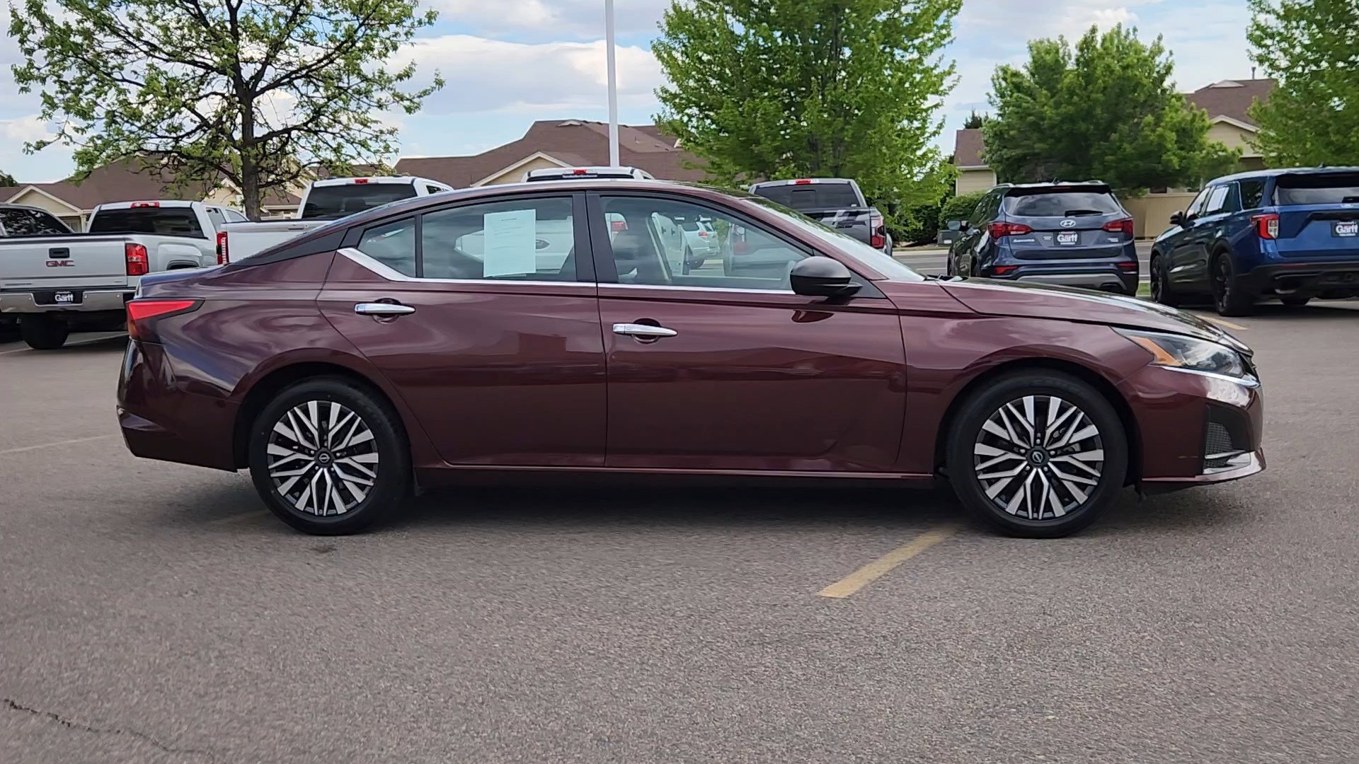 Used 2024 Nissan Altima 2.5 SV FWD image 11