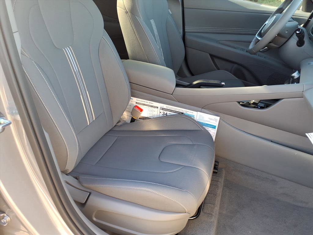 New 2026 Hyundai Elantra Sport image 7