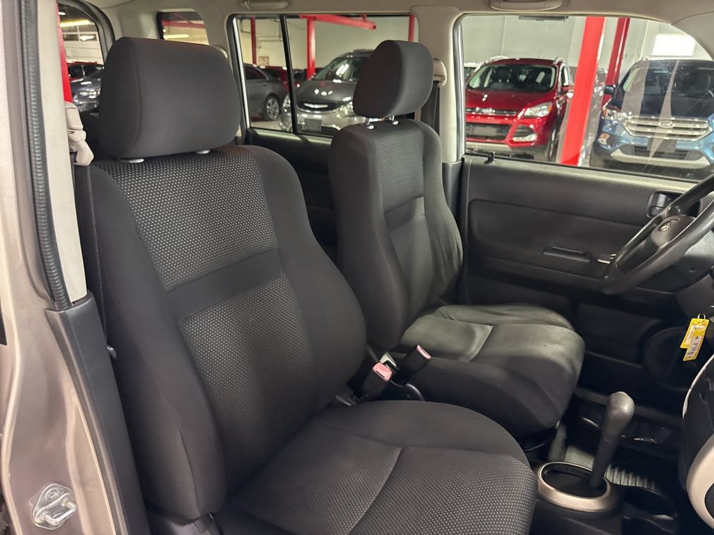 Used 2005 Scion xB FWD image 31
