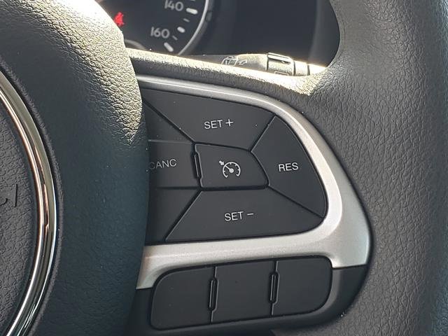 Used 2023 Jeep Renegade Latitude image 21