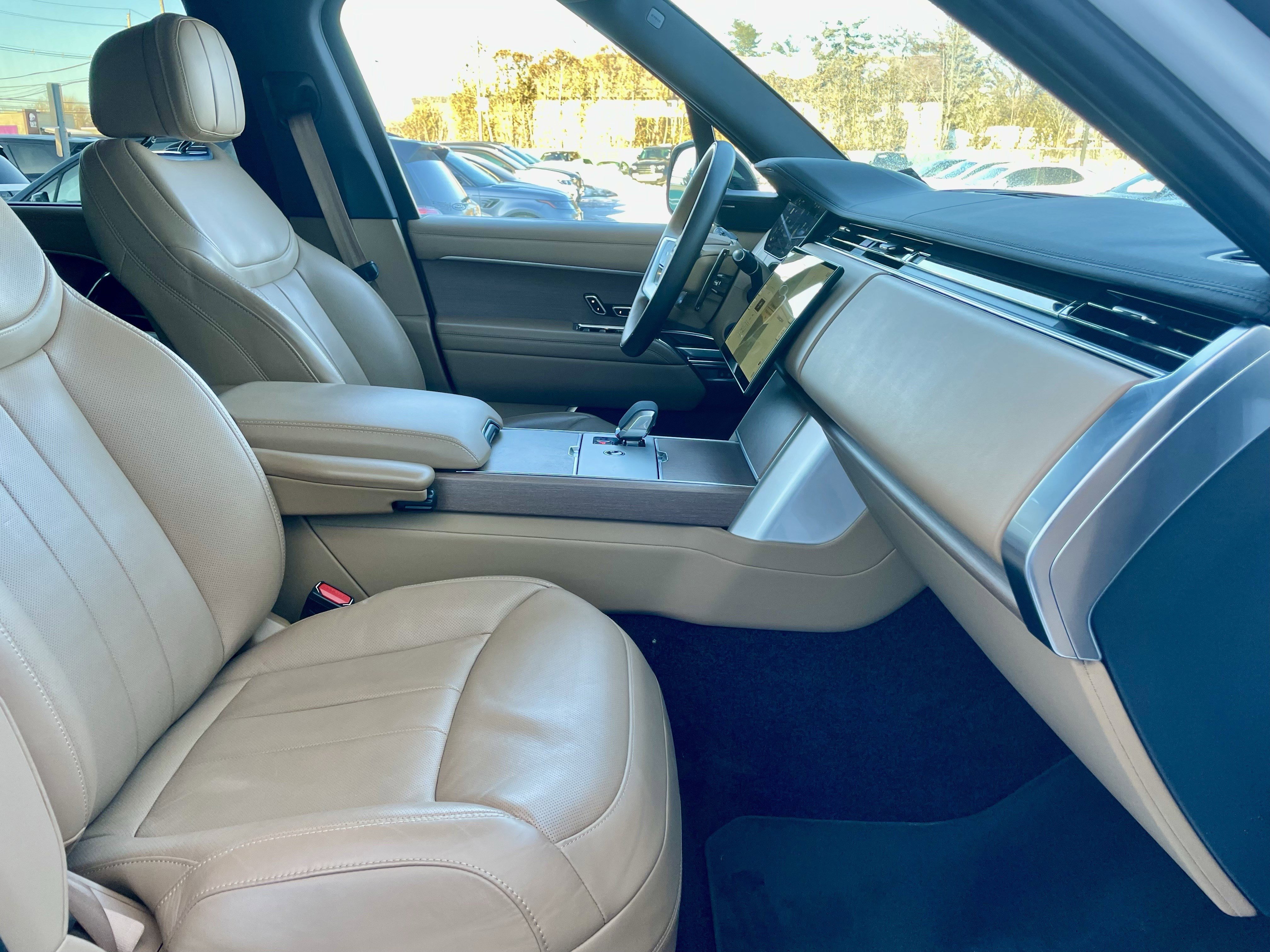 Certified 2024 Land Rover Range Rover Long Wheelbase SE image 15