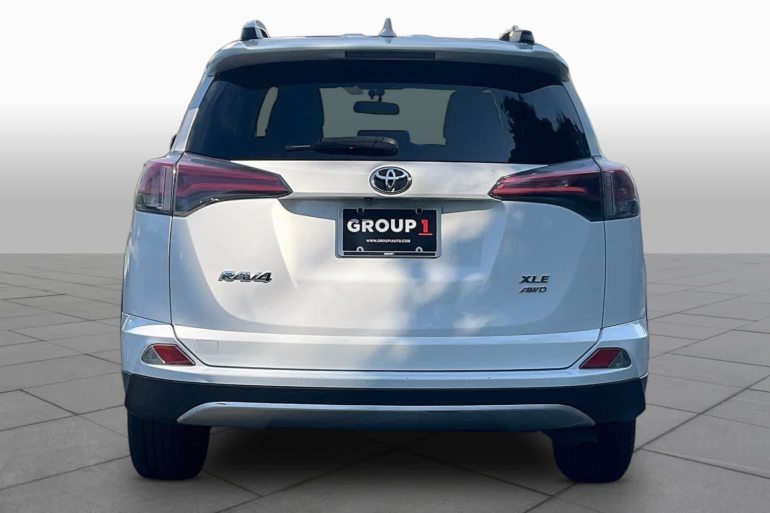 Used 2016 Toyota RAV4 XLE AWD/4WD image 4