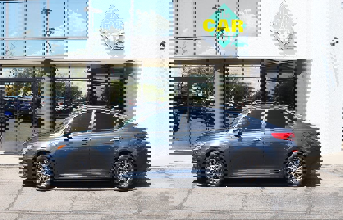 Used 2020 Kia Optima LX image 8