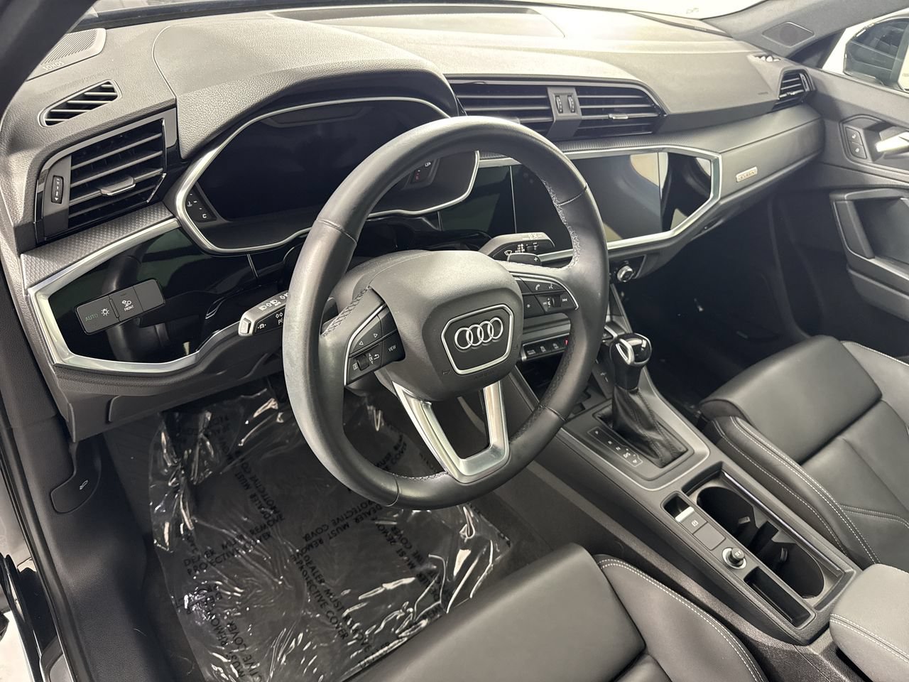 Used 2023 Audi Q3 2.0T Premium Plus w/ Premium Plus Package AWD/4WD image 23