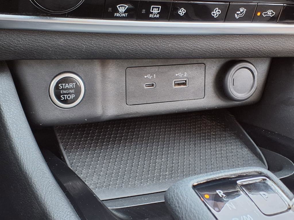 Used 2021 Nissan Rogue SV image 5