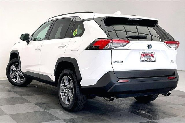 Used 2024 Toyota RAV4 XLE AWD/4WD image 10