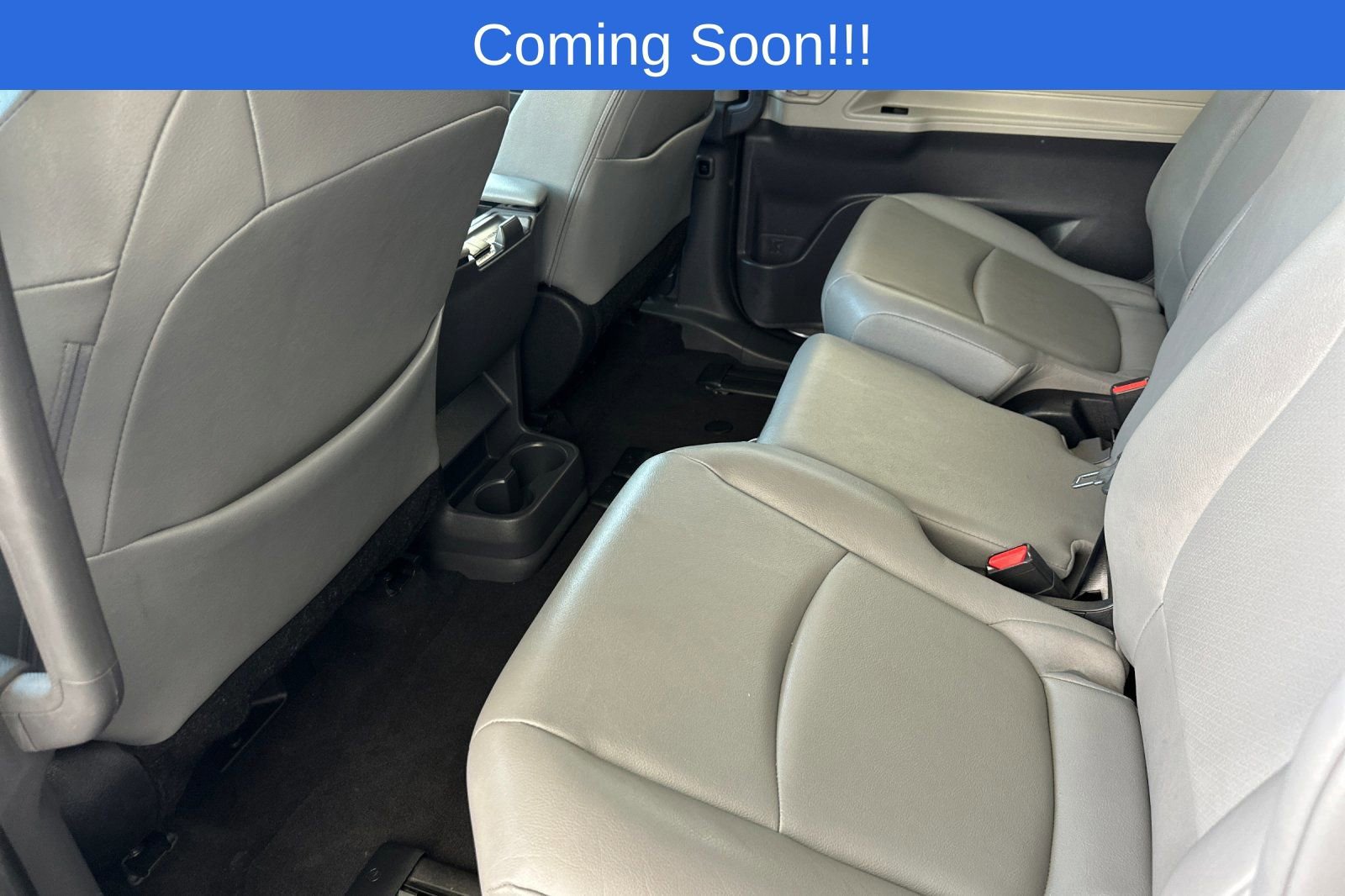 Used 2023 Toyota Sienna XLE image 12