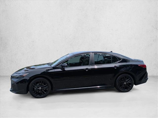 Used 2025 Toyota Camry SE FWD image 9