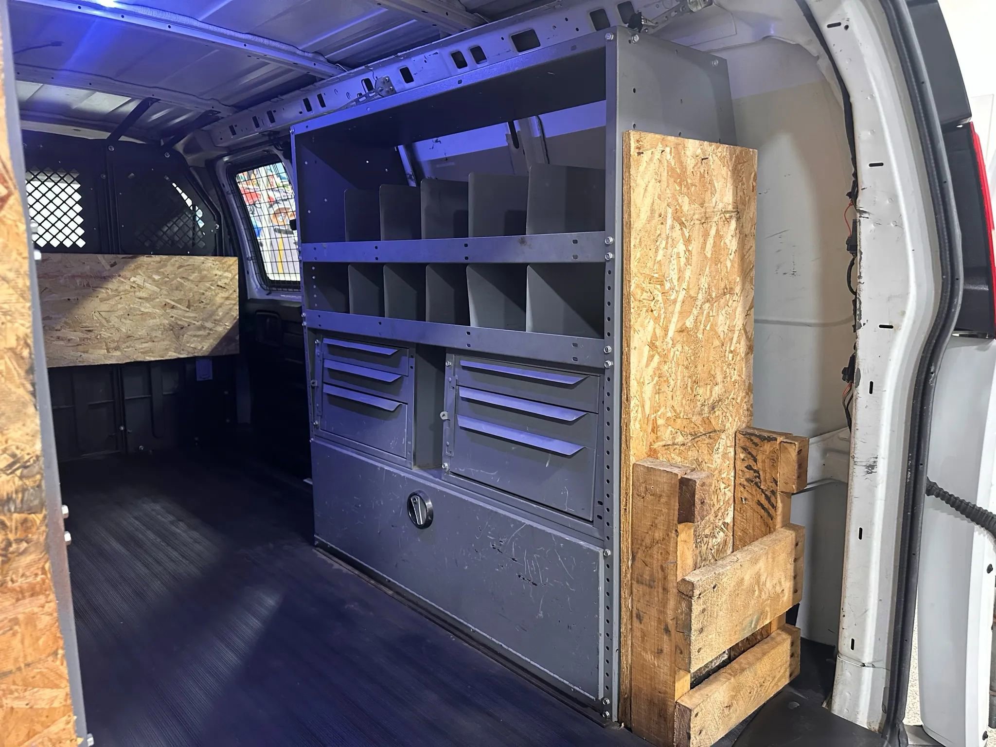 Used 2013 GMC Savana 1500 AWD image 24