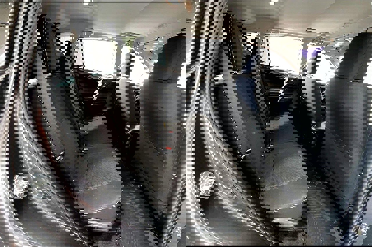 Used 2018 Toyota RAV4 XLE image 25