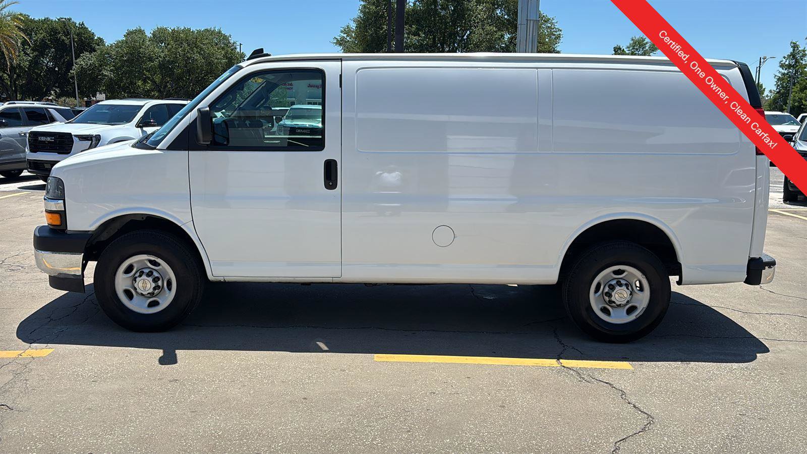 Used 2024 Chevrolet Express 2500 w/ Driver Convenience Package RWD image 4