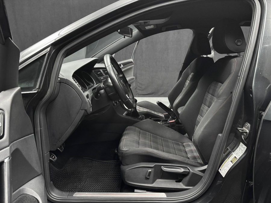 Used 2016 Volkswagen GTI SE image 26