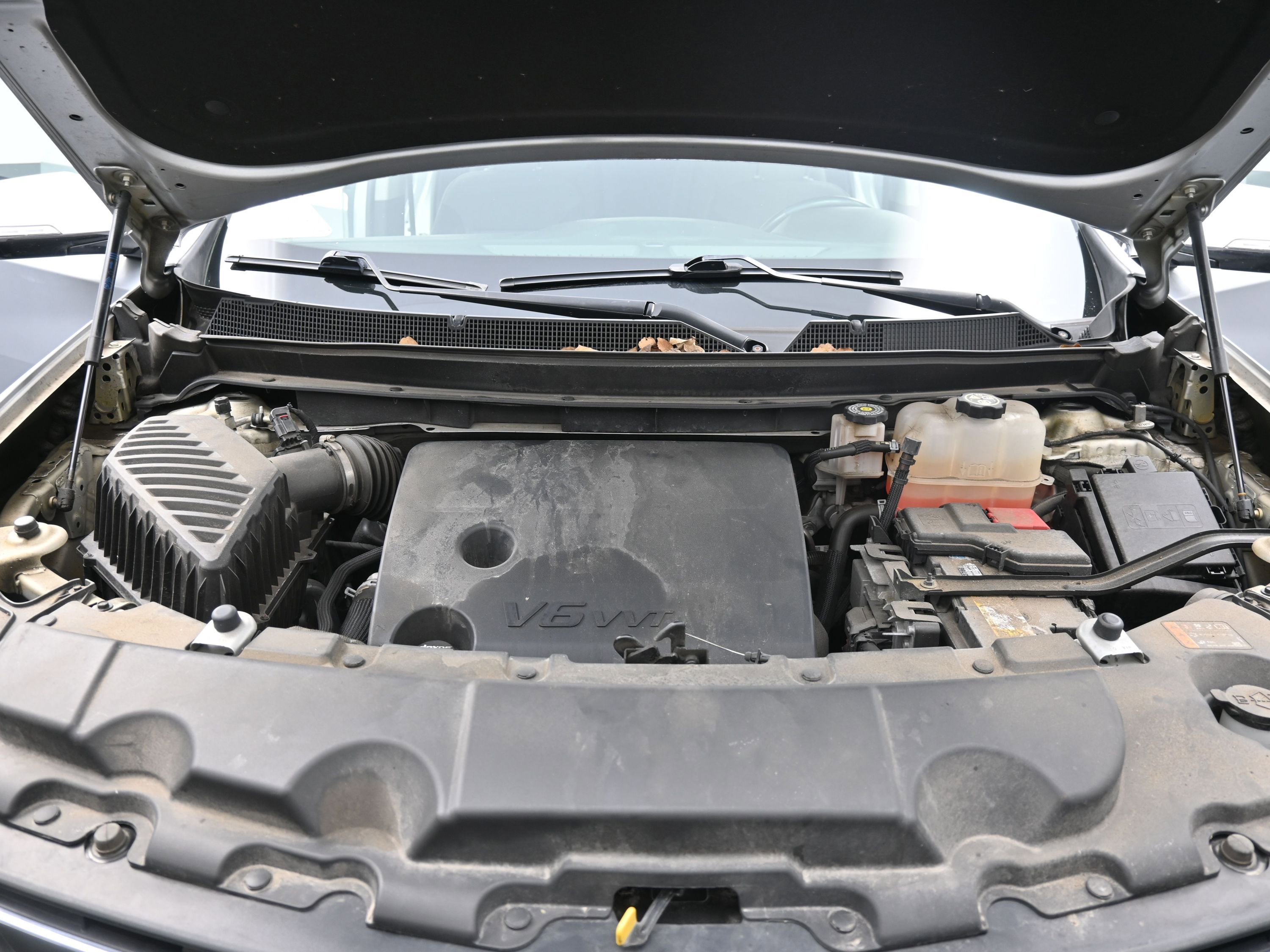 Used 2020 Chevrolet Traverse LT image 16