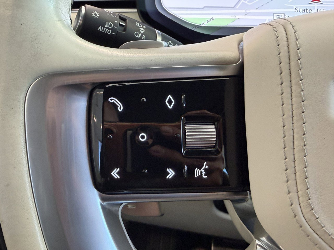 Used 2023 Land Rover Range Rover SE AWD/4WD image 11