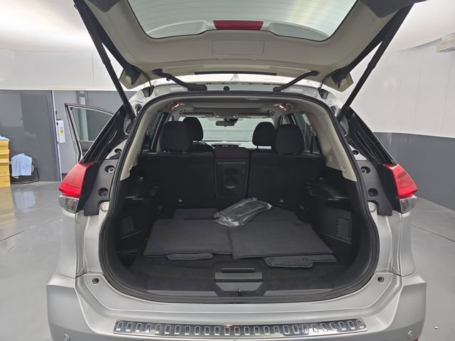 Used 2019 Nissan Rogue SV w/ Sun & Sound Touring Package image 45