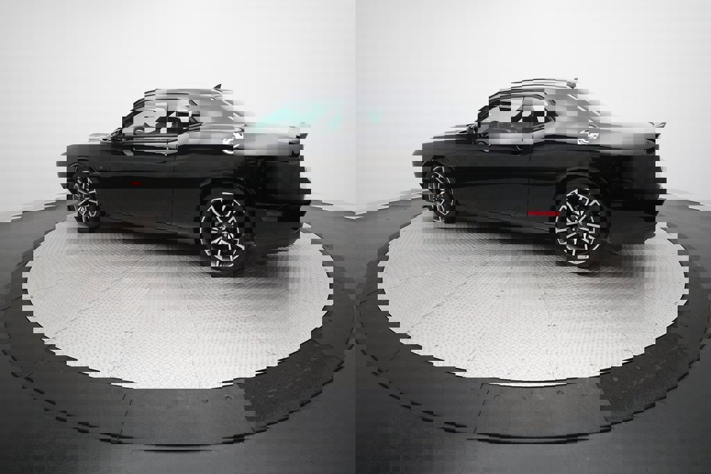 Used 2023 Dodge Challenger R/T w/ Plus Package image 12