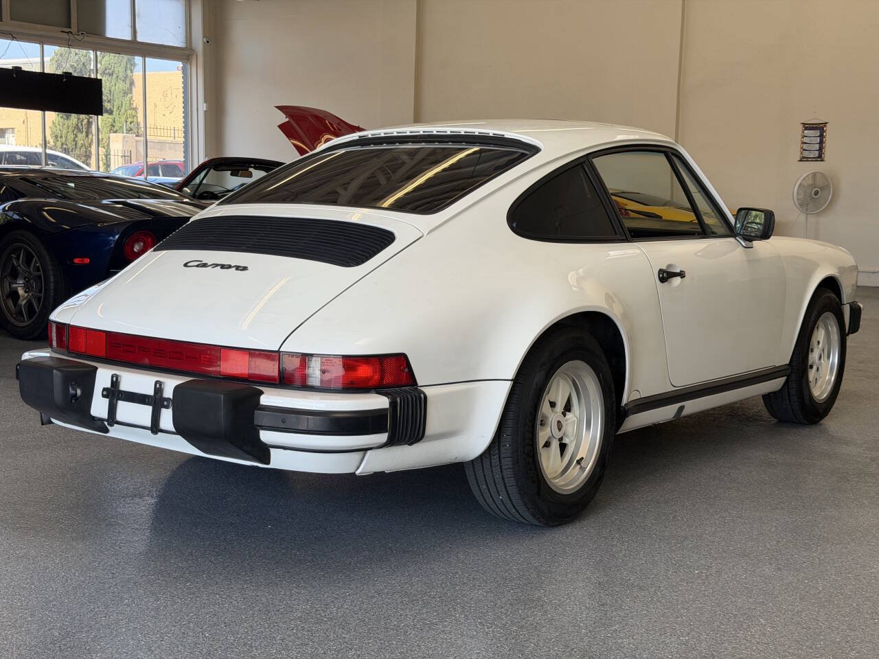 Used 1988 Porsche 911 Carrera RWD image 16