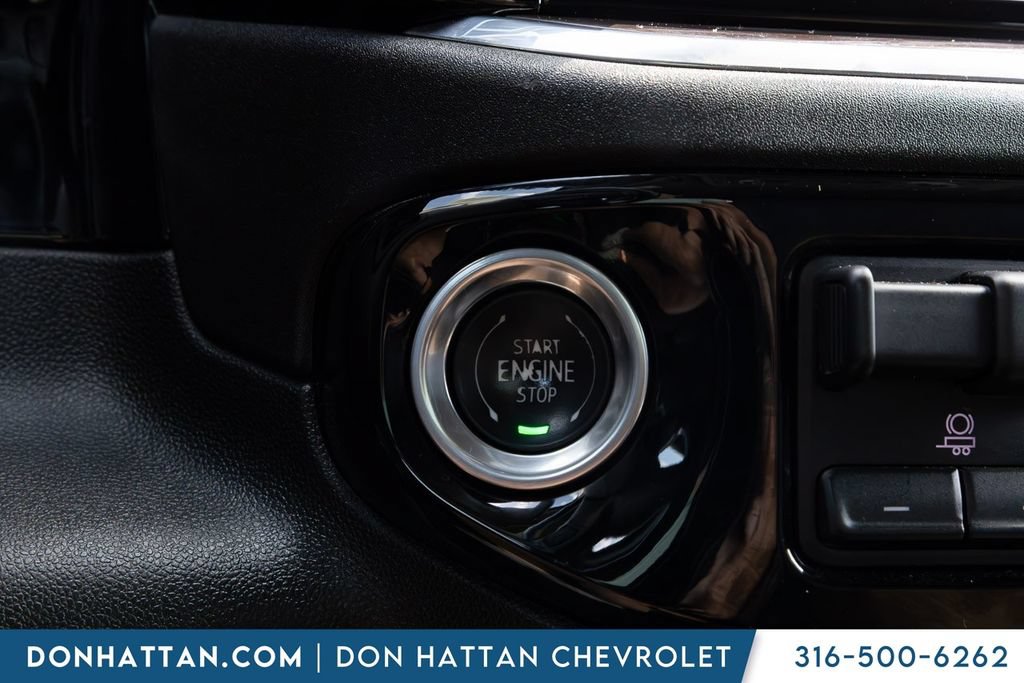 Used 2025 GMC Sierra 1500 SLT AWD/4WD image 12