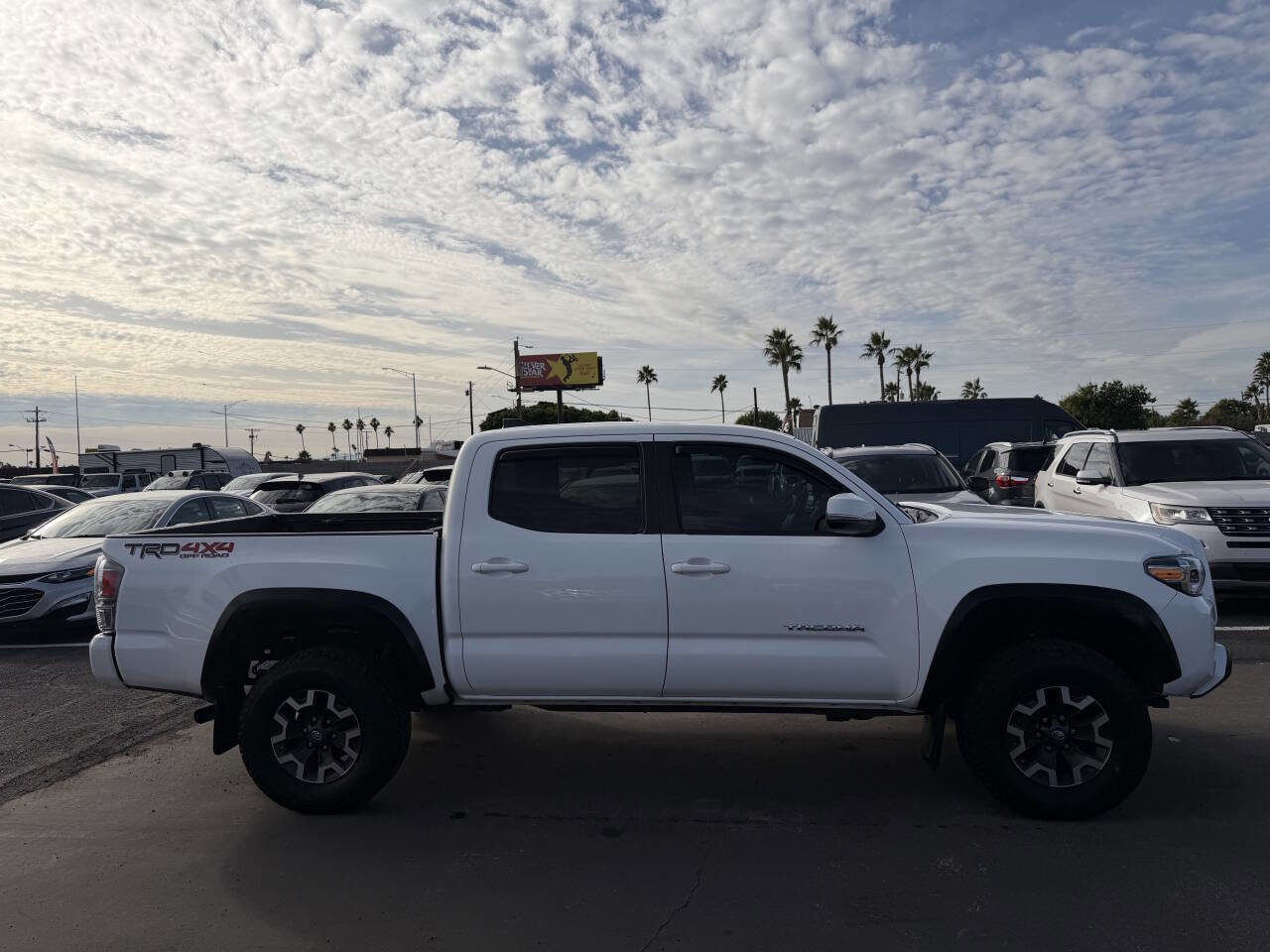 Used 2020 Toyota Tacoma TRD Off-Road w/ Technology Package image 10