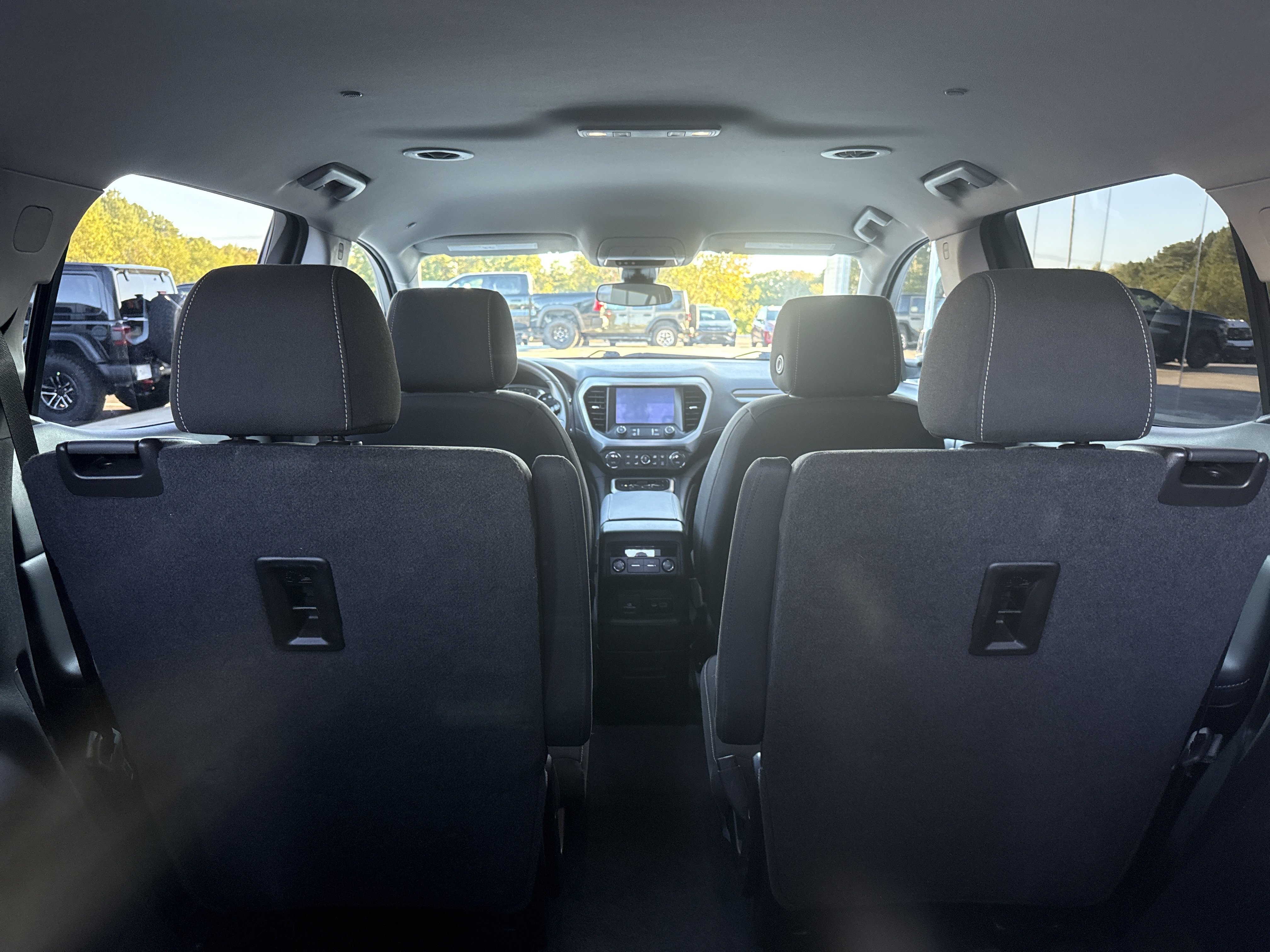 Used 2023 GMC Acadia SLE w/ Driver Convenience Package FWD image 26
