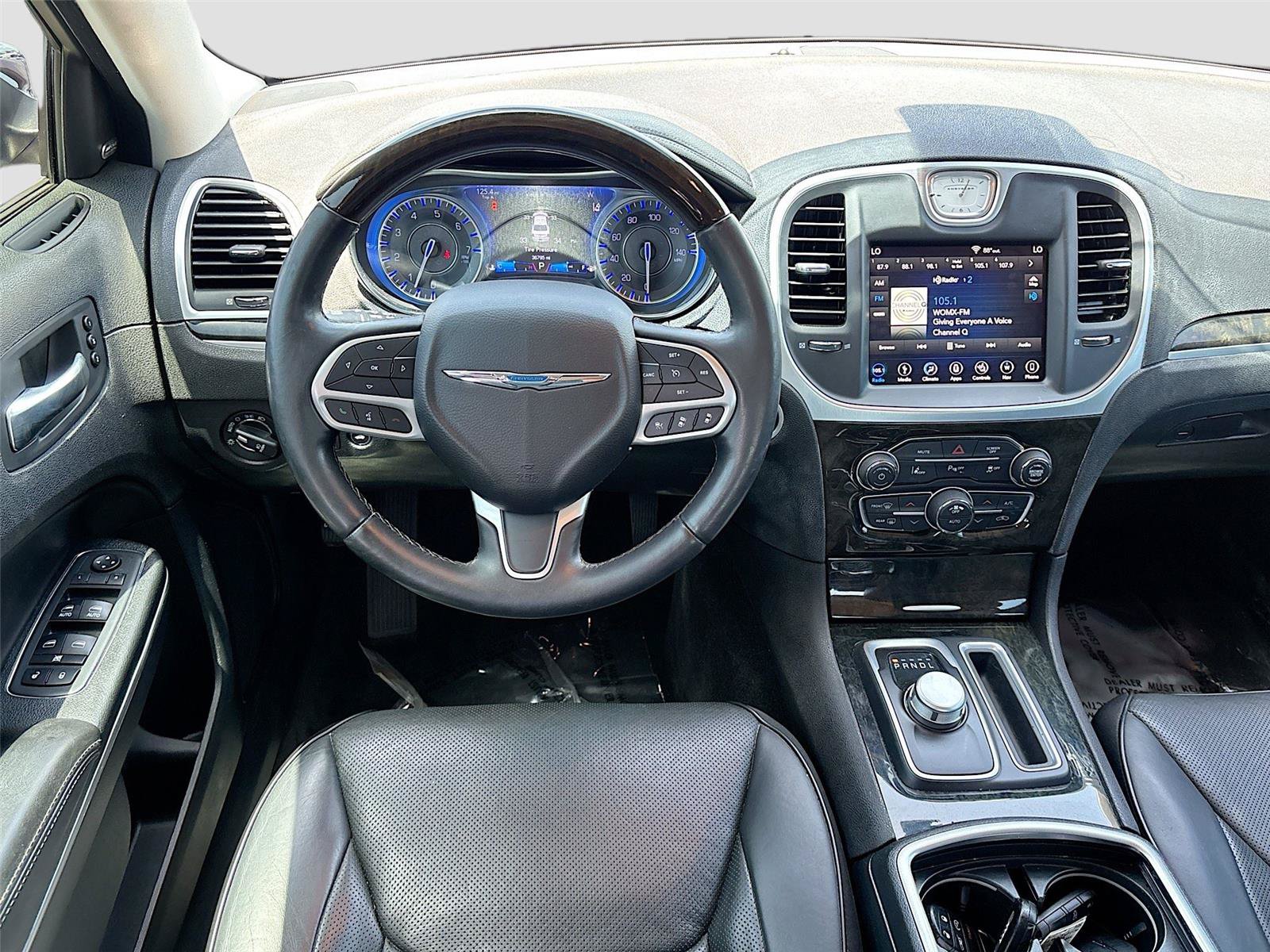 Used 2018 Chrysler 300 Limited w/ Safetytec Plus Group RWD image 23
