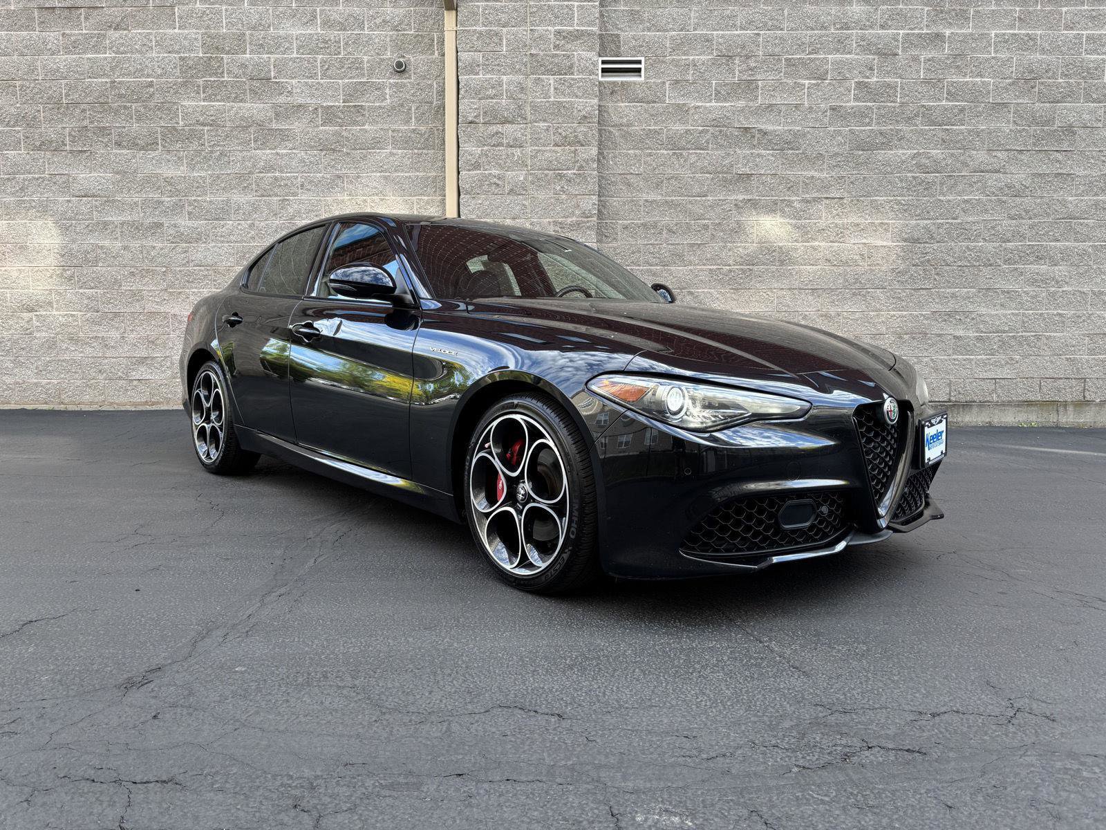Used 2023 Alfa Romeo Giulia Veloce AWD/4WD image 1