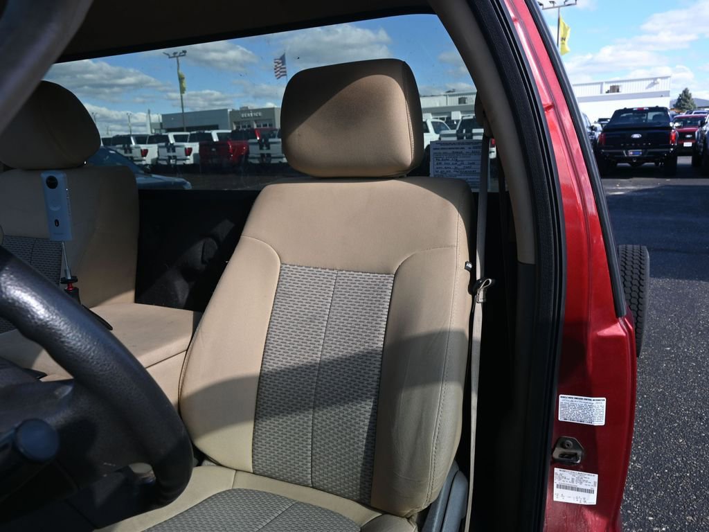 Used 2016 Ford F550 2WD Regular Cab Super Duty w/ XLT Interior Package image 33