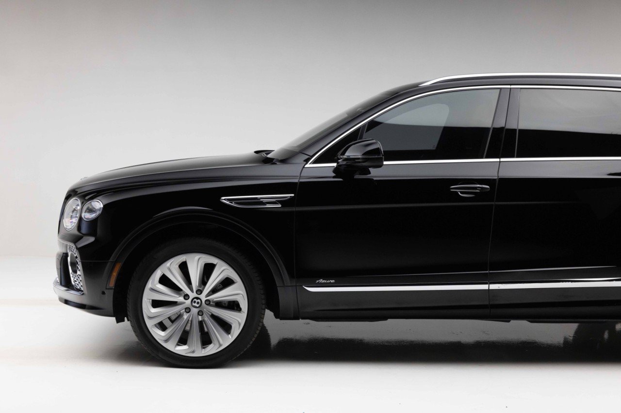Used 2023 Bentley Bentayga Extended Wheelbase AWD/4WD image 21