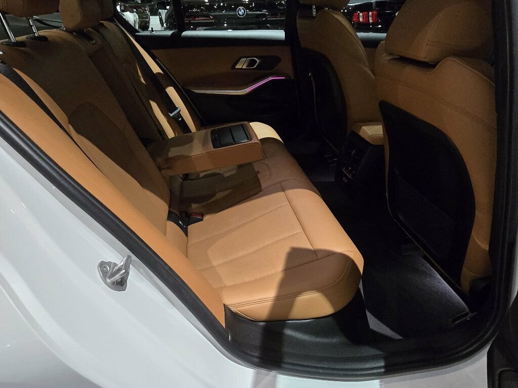 Used 2023 BMW 330i Sedan w/ Convenience Package RWD image 19