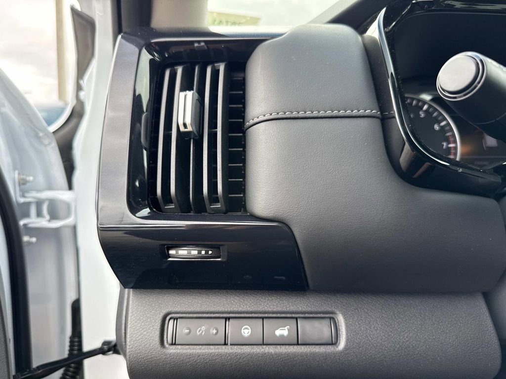 New 2026 Nissan Pathfinder SV FWD image 32