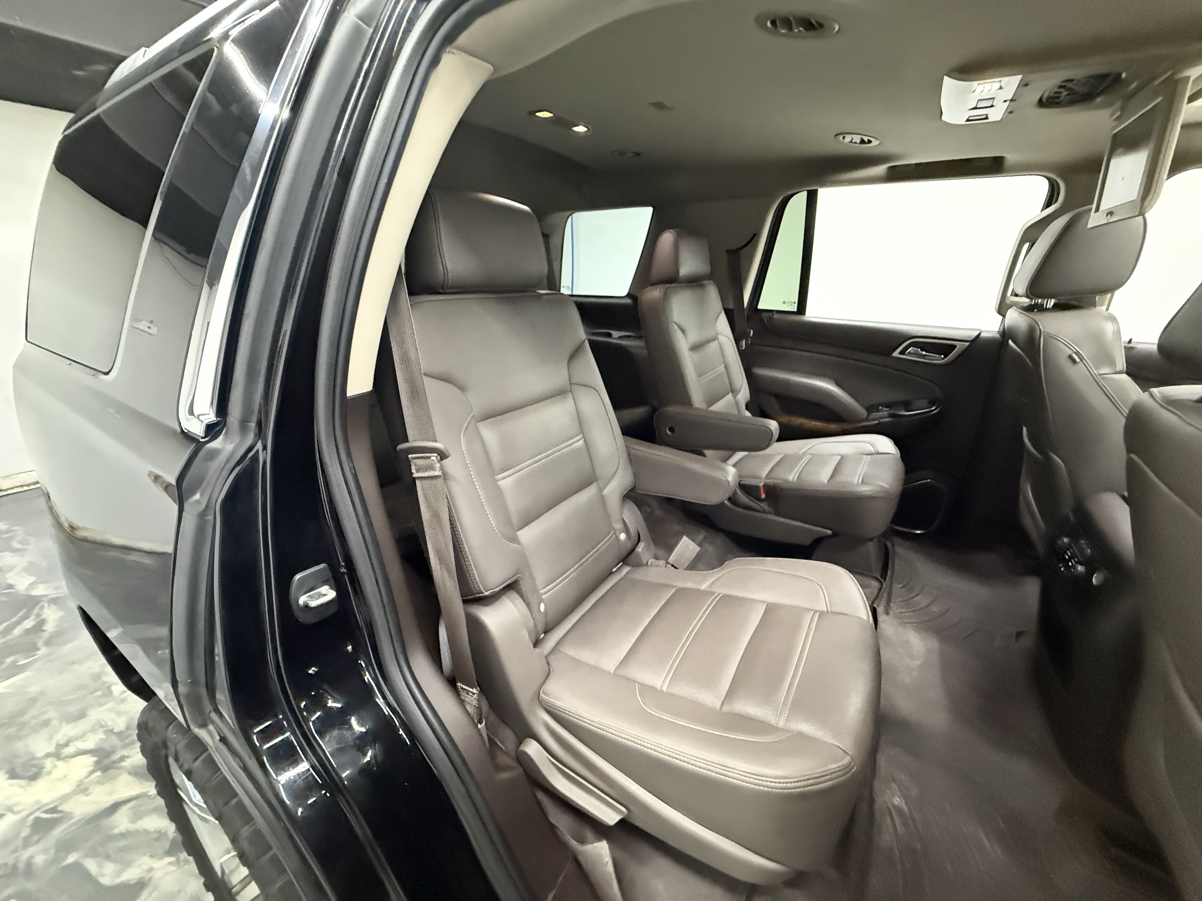 Used 2015 GMC Yukon Denali w/ Open Road Package AWD/4WD image 28