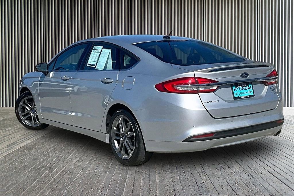 Used 2017 Ford Fusion SE w/ Equipment Group 201A image 3