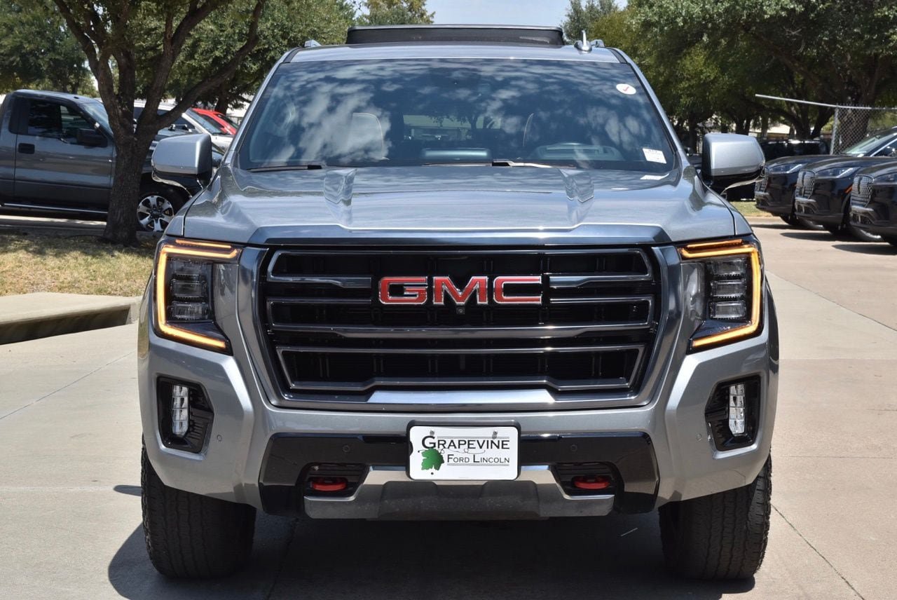 Used 2024 GMC Yukon AT4 w/ Technology Package AWD/4WD image 3