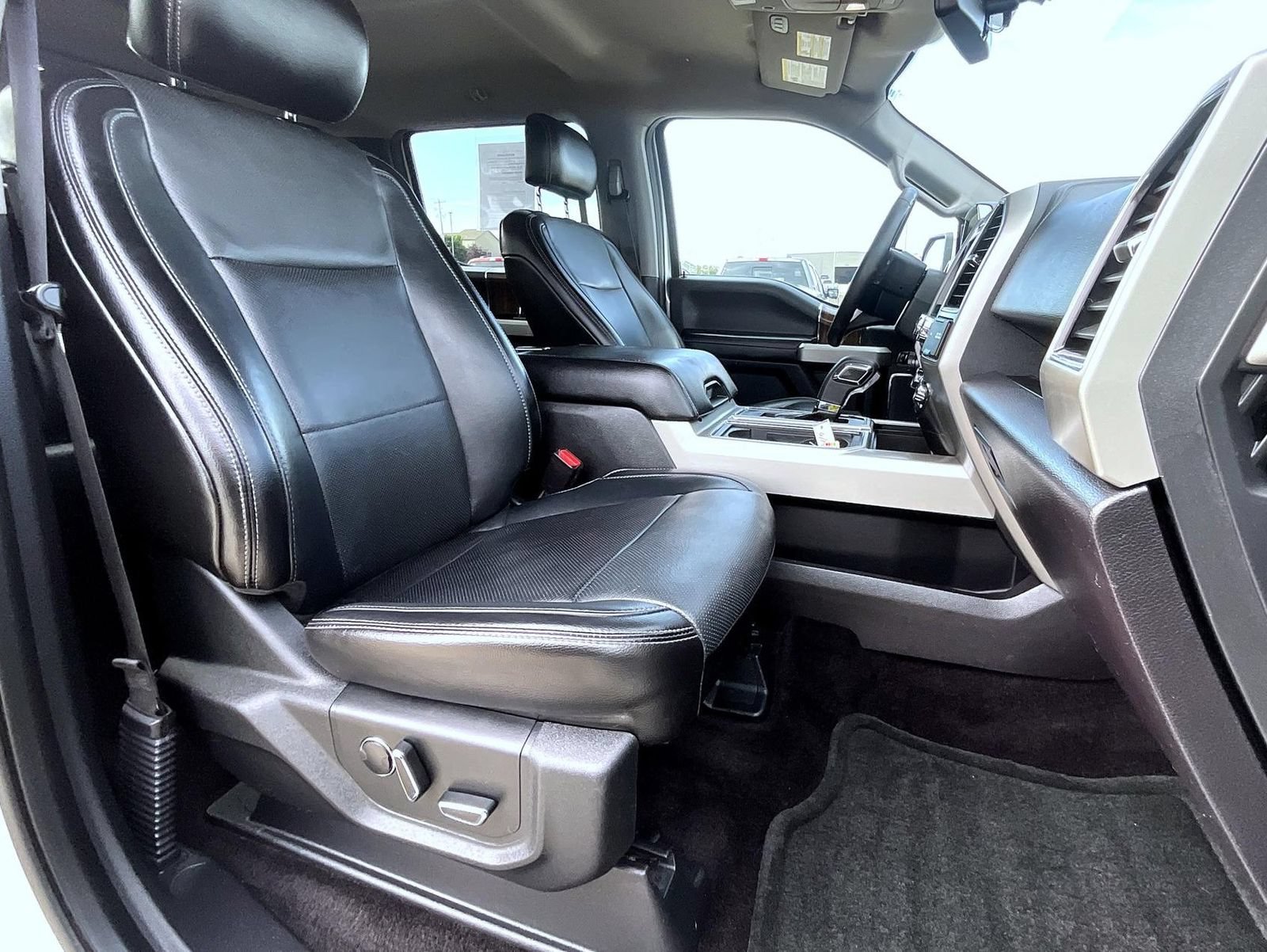 Used 2017 Ford F150 Lariat AWD/4WD image 16