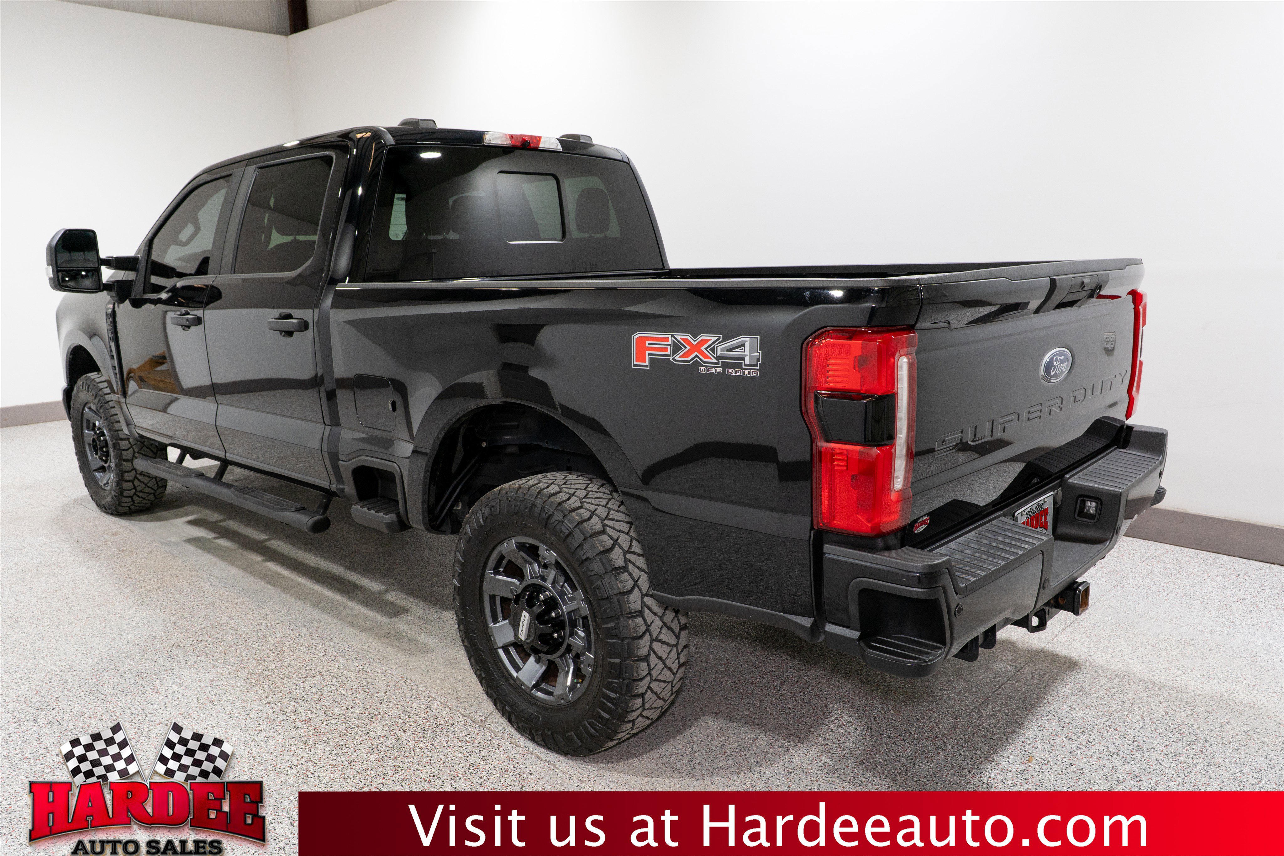 Used 2023 Ford F250 XL w/ STX Appearance Package image 3