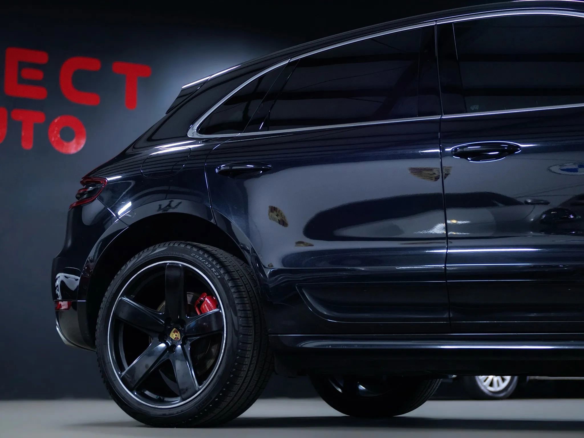 Used 2017 Porsche Macan Turbo image 10