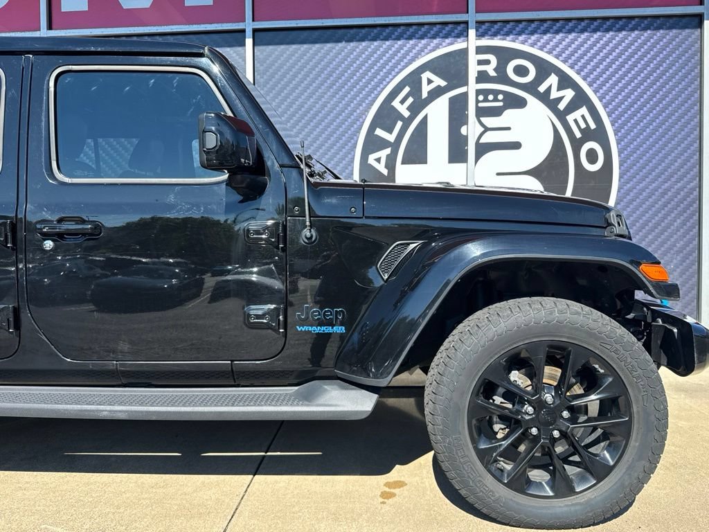 Used 2021 Jeep Wrangler Unlimited Sahara AWD/4WD image 3