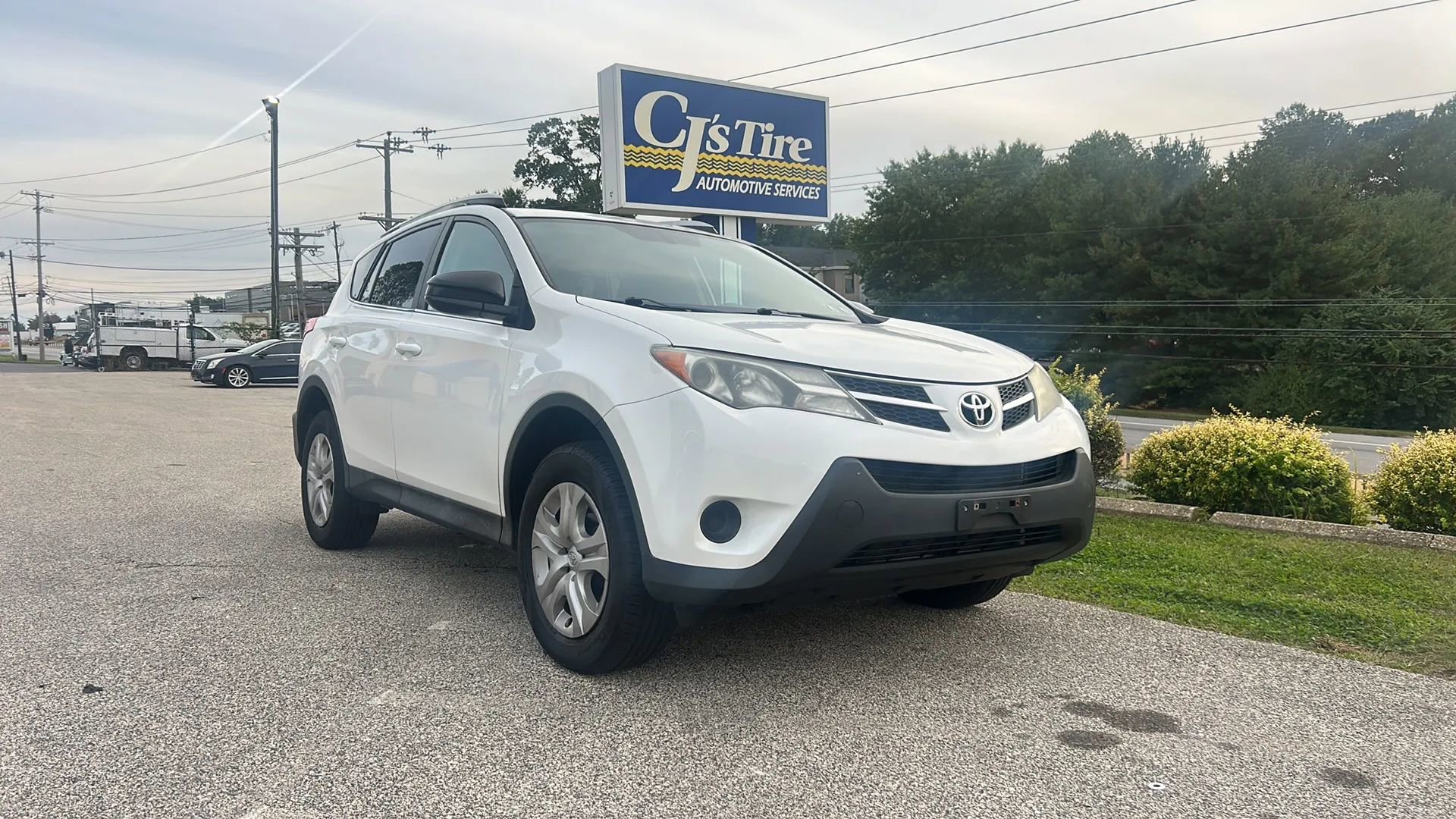 Used 2015 Toyota RAV4 LE image 5