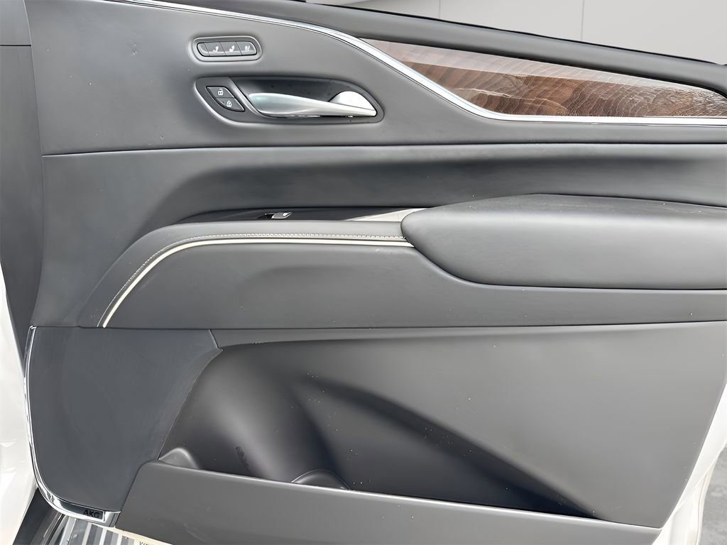 Used 2024 Cadillac Escalade Premium Luxury Platinum image 11