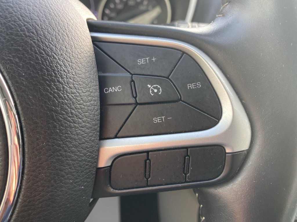 Used 2017 Jeep Compass Latitude image 27