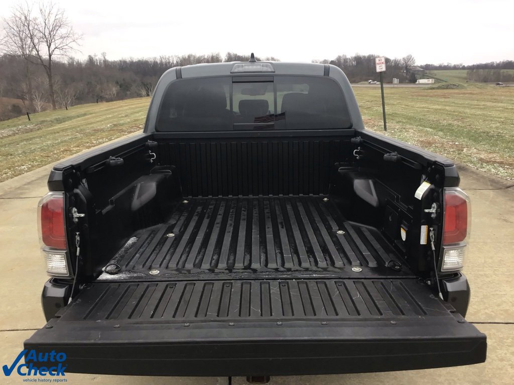 Used 2021 Toyota Tacoma TRD Sport w/ Technology Package image 5