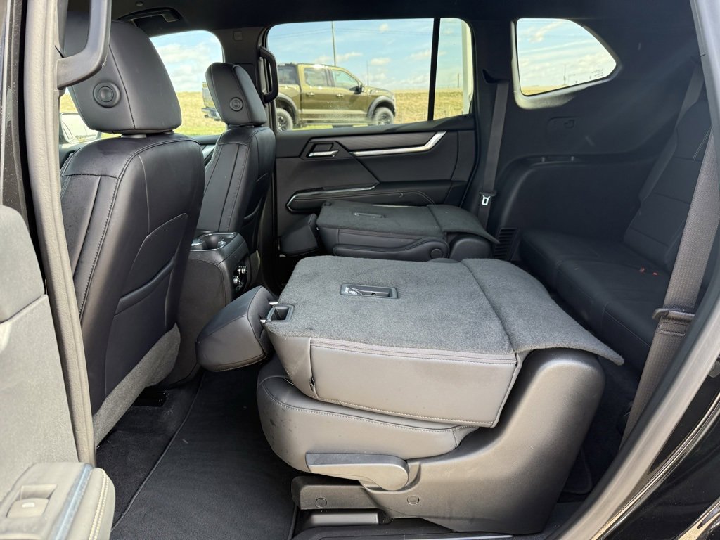 Used 2024 GMC Acadia Elevation image 51