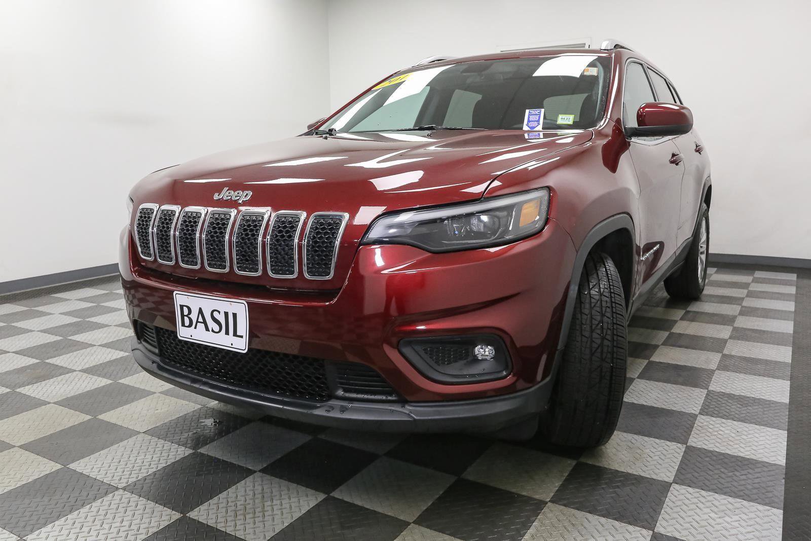 Used 2019 Jeep Cherokee Latitude w/ Popular Appearance Group AWD/4WD image 4