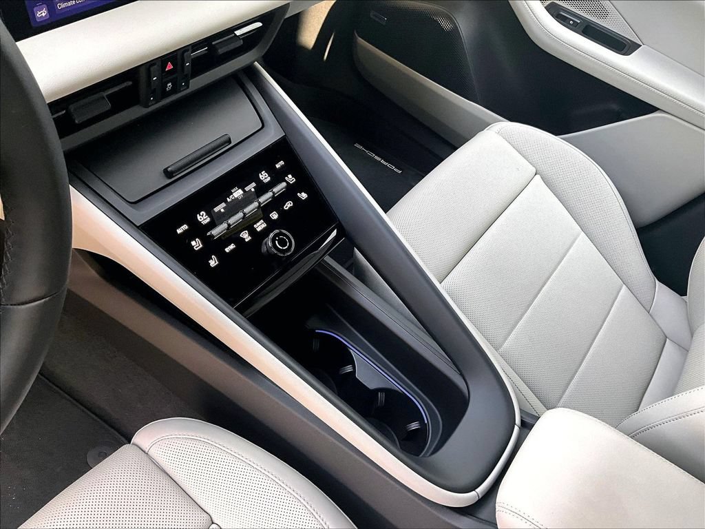 Certified 2025 Porsche Macan 4 Electric AWD/4WD image 20