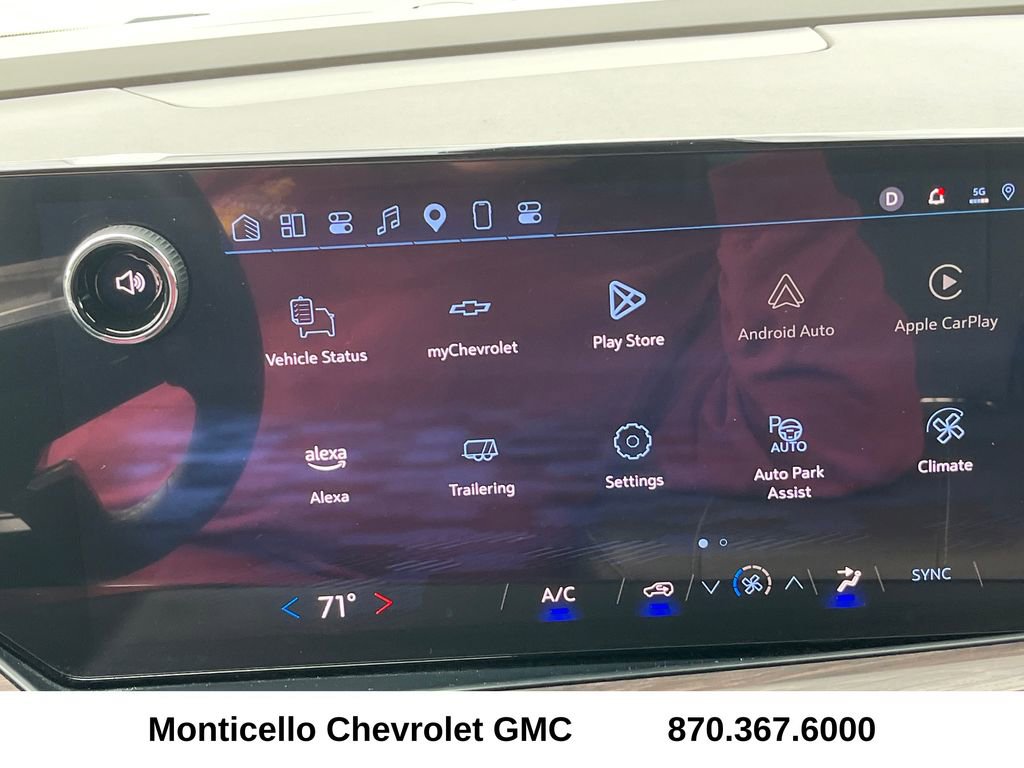 Used 2025 Chevrolet Suburban LS AWD/4WD image 16