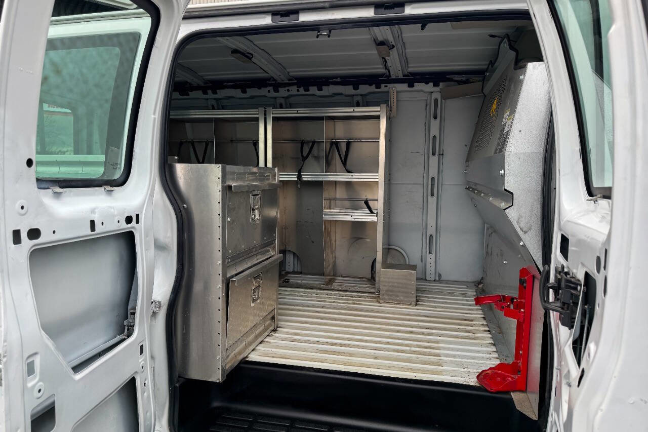 Used 2017 Chevrolet Express 2500 image 12