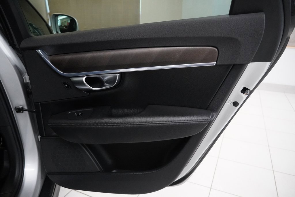 Used 2018 Volvo V90 T5 Cross Country w/ Convenience Package image 28